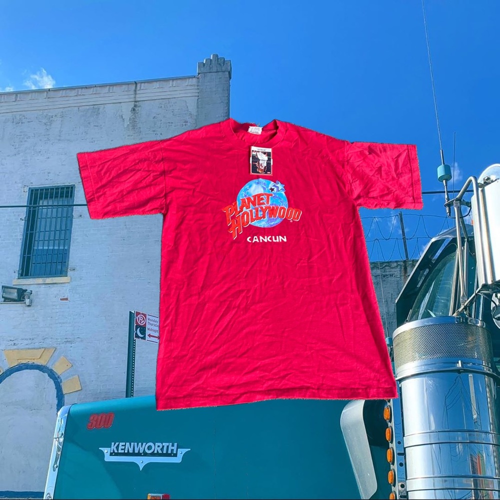 Planet Hollywood Cancún Tee